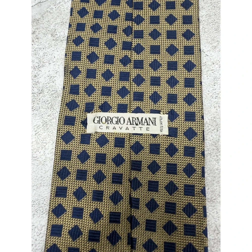 Giorgio Armani Tie Mens One Size Gold‎ Geometric 100% Silk Made Italy Designer